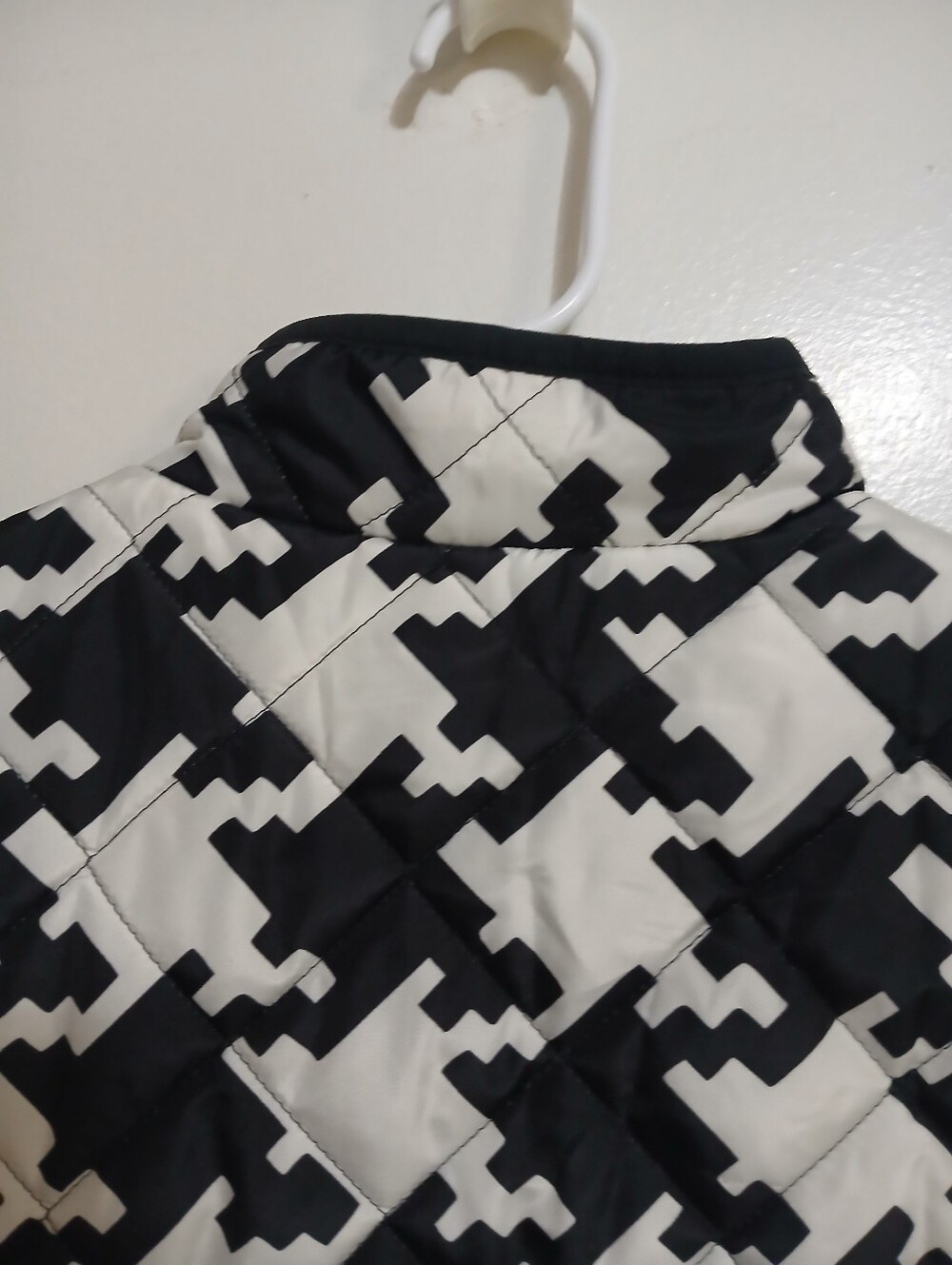 Crown & Ivy Womens Puffer Vest M Black & White Hounds Tooth